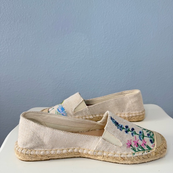 Joules embroidered floral slip-on espadrilles - Picture 9 of 9